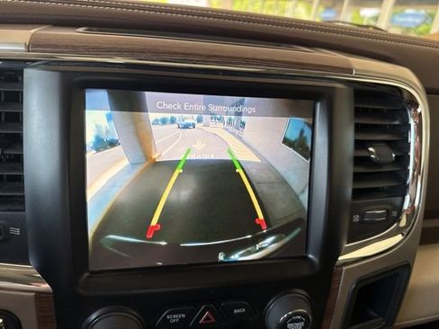 Used 2017 RAM 1500 Laramie AWD/4WD image 39