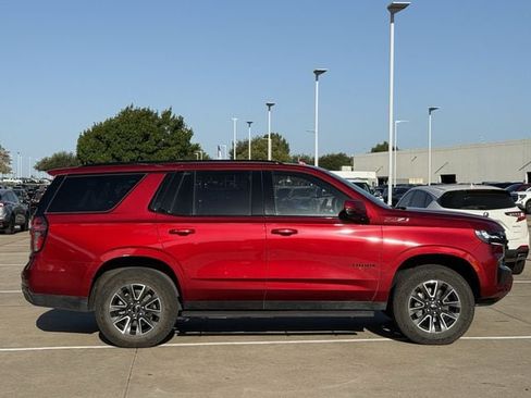 Used 2024 Chevrolet Tahoe Z71 w/ Luxury Package AWD/4WD image 3