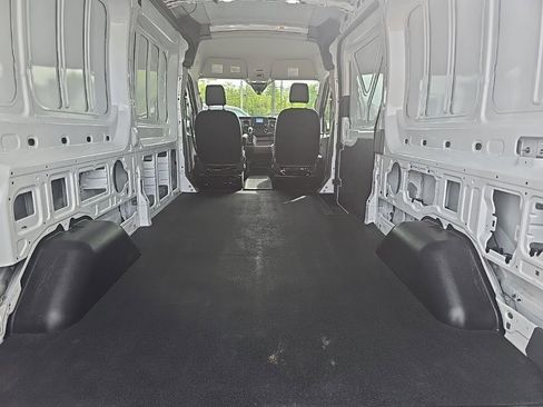 Used 2025 Ford Transit 250 148 Medium Roof RWD image 27