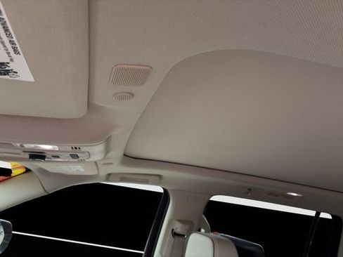 Certified 2024 GMC Yukon XL Denali AWD/4WD image 13