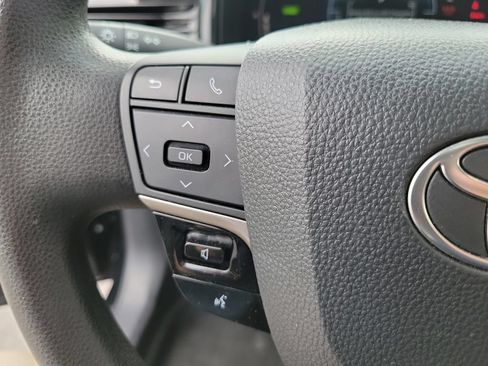 Used 2025 Toyota Camry LE FWD image 27