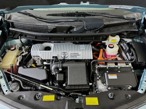 Used 2014 Toyota Prius V Five image 33