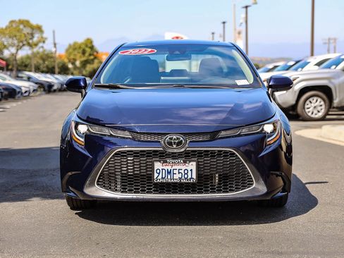 Certified 2022 Toyota Corolla XLE FWD image 2