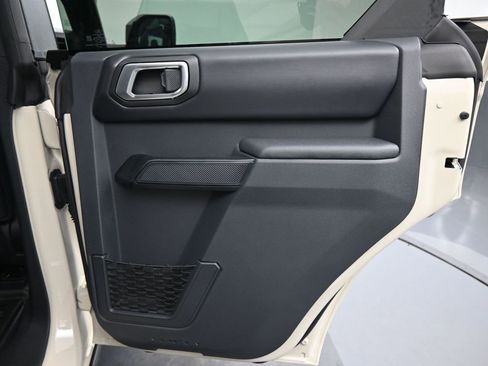 New 2025 Ford Bronco Badlands image 19