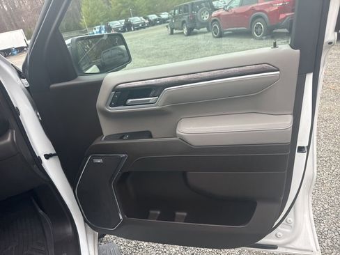 Used 2025 Chevrolet Silverado 1500 LTZ w/ LTZ Premium Package image 23