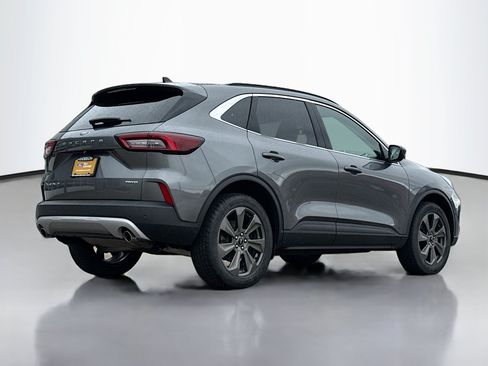 Used 2024 Ford Escape Platinum AWD/4WD image 2