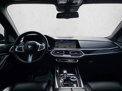 Used 2022 BMW X7 M50i AWD/4WD image 19