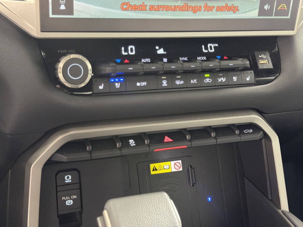 Used 2026 Toyota Tundra Limited AWD/4WD image 23