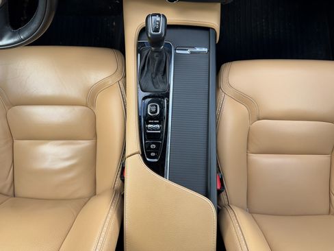 Used 2018 Volvo V90 T5 Cross Country w/ Convenience Package image 36