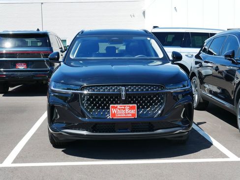 Used 2026 Lincoln Nautilus Reserve w/ Jet Appearance Package AWD/4WD image 2