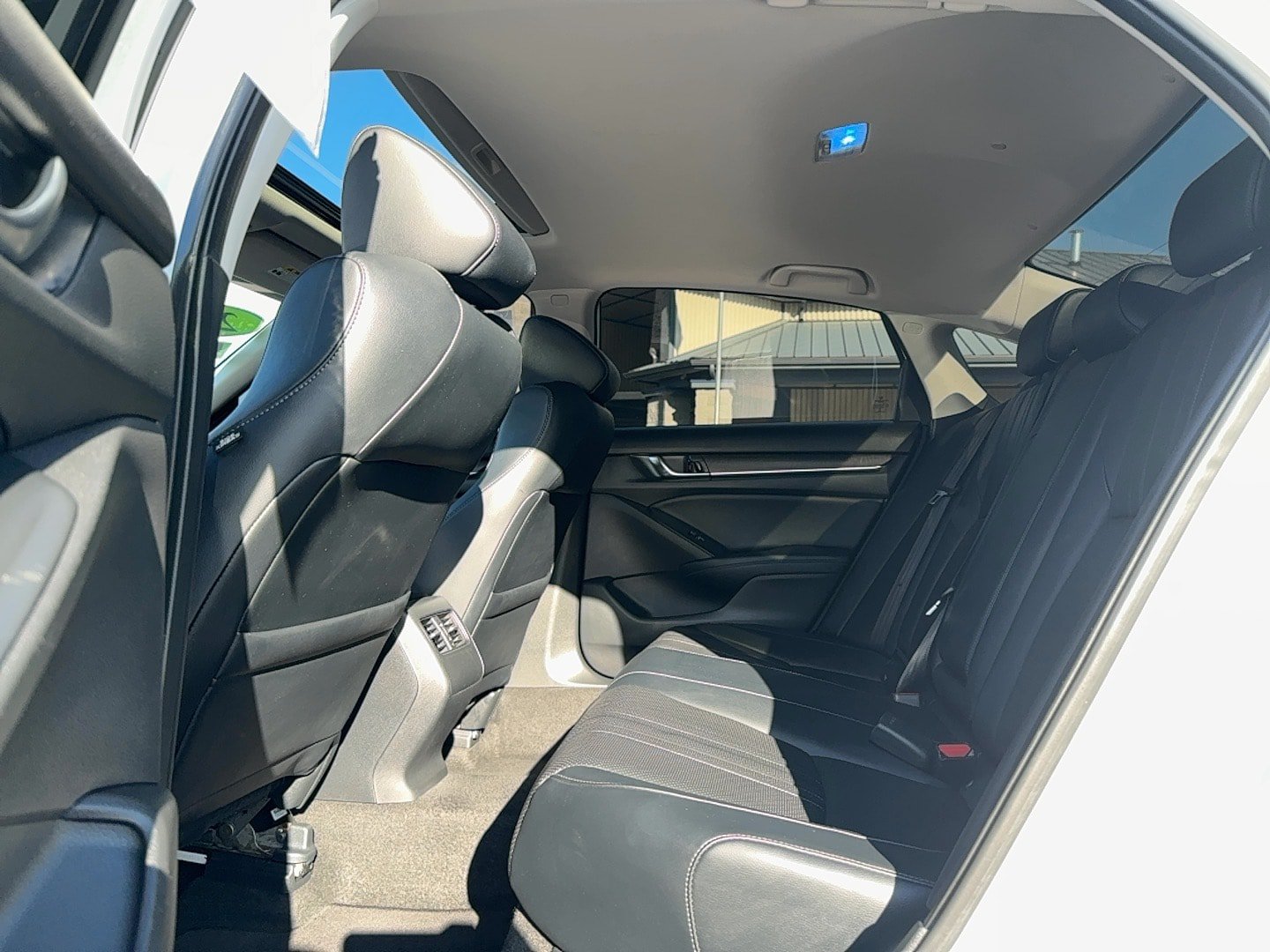 Used 2018 Honda Accord EX-L image 9