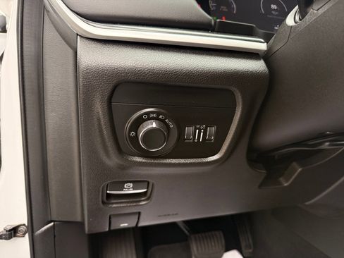 Used 2023 Jeep Grand Cherokee L Laredo AWD/4WD image 45