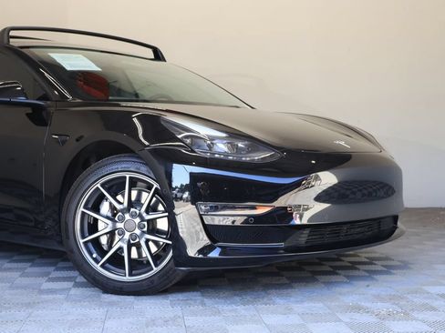 Used 2022 Tesla Model 3 Long Range AWD/4WD image 3