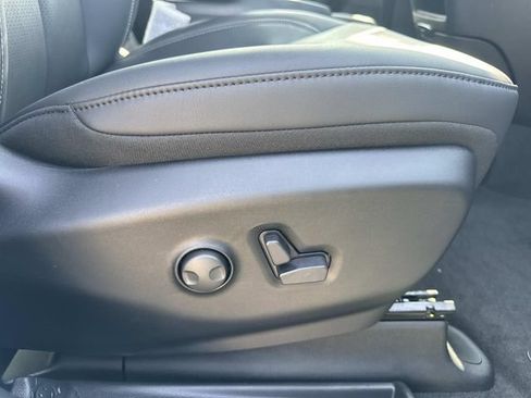 New 2027 Chrysler Pacifica Select w/ Family Tech Group FWD image 13