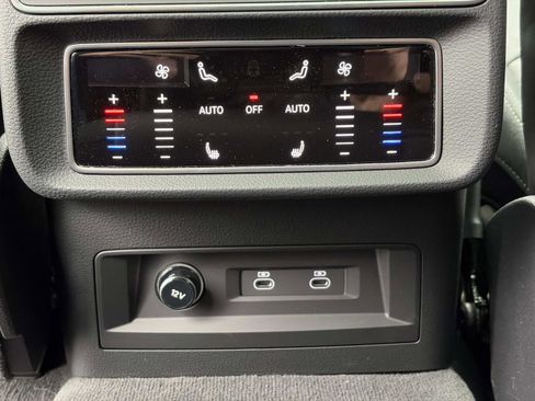 Certified 2024 Audi RS Q8 w/ Black Optic Package image 13