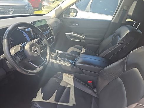Used 2023 Nissan Pathfinder SL AWD/4WD image 6
