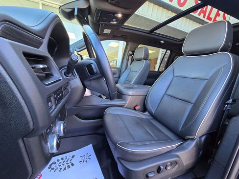 Used 2023 GMC Yukon XL SLT AWD/4WD image 11