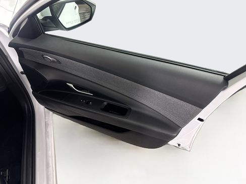 Used 2024 Hyundai Elantra Limited FWD image 32