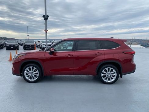 Used 2022 Toyota Highlander Limited image 7