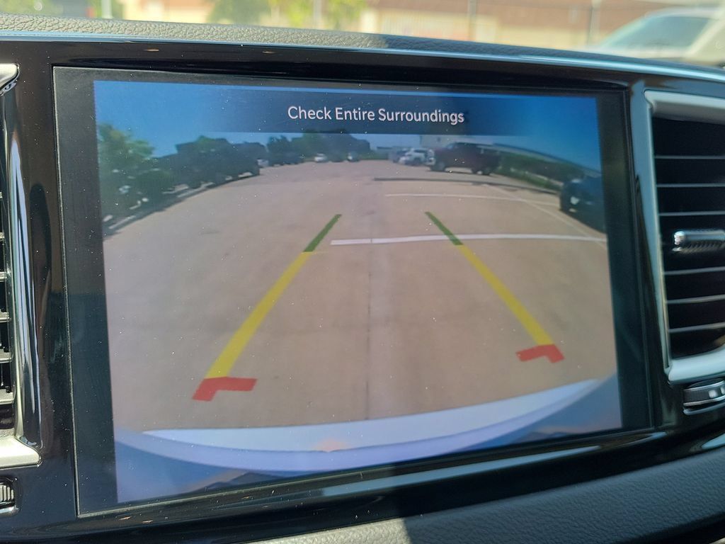 Used 2024 Chrysler Pacifica Touring-L FWD image 23