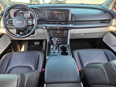 Used 2023 Kia Carnival LX image 15
