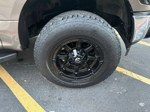 Used 2018 Ford F150 XLT w/ Equipment Group 302A Luxury AWD/4WD image 9