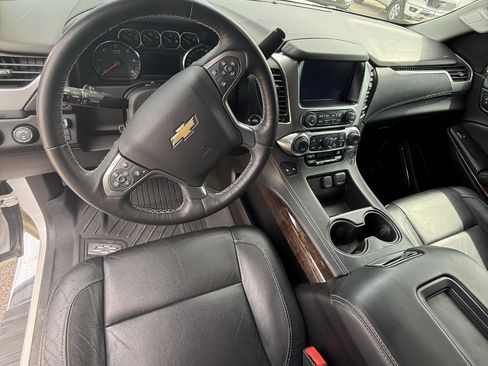 Used 2018 Chevrolet Suburban LT w/ LT Signature Package image 15
