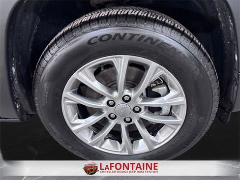 Certified 2022 Jeep Cherokee Latitude Lux image 30