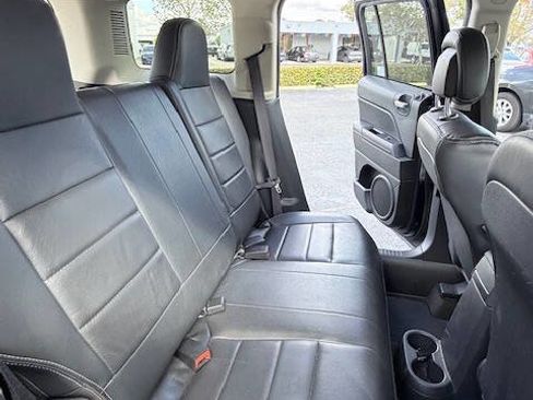 Used 2016 Jeep Patriot High Altitude image 13