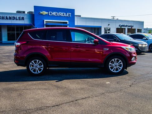 Used 2017 Ford Escape SE FWD image 8