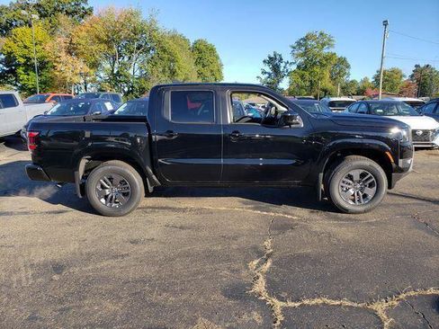New 2026 Nissan Frontier SV w/ Tow Package AWD/4WD image 8