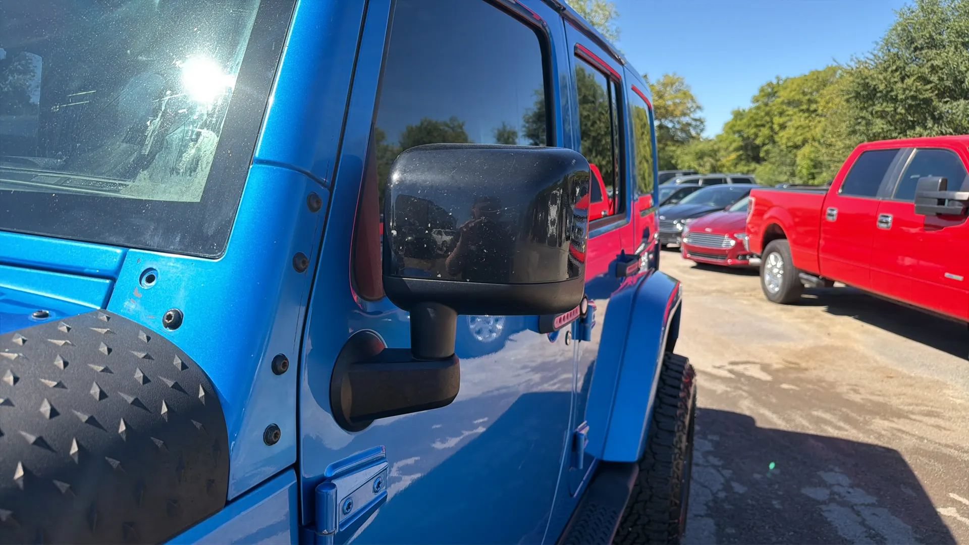 Used 2014 Jeep Wrangler Unlimited Sahara w/ Dual Top Group AWD/4WD image 28