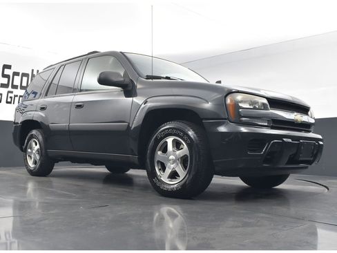 Used 2005 Chevrolet TrailBlazer LS w/ LS Preferred Equipment Group AWD/4WD image 31