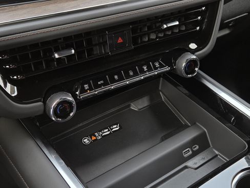 New 2026 Chevrolet Tahoe High Country AWD/4WD image 12