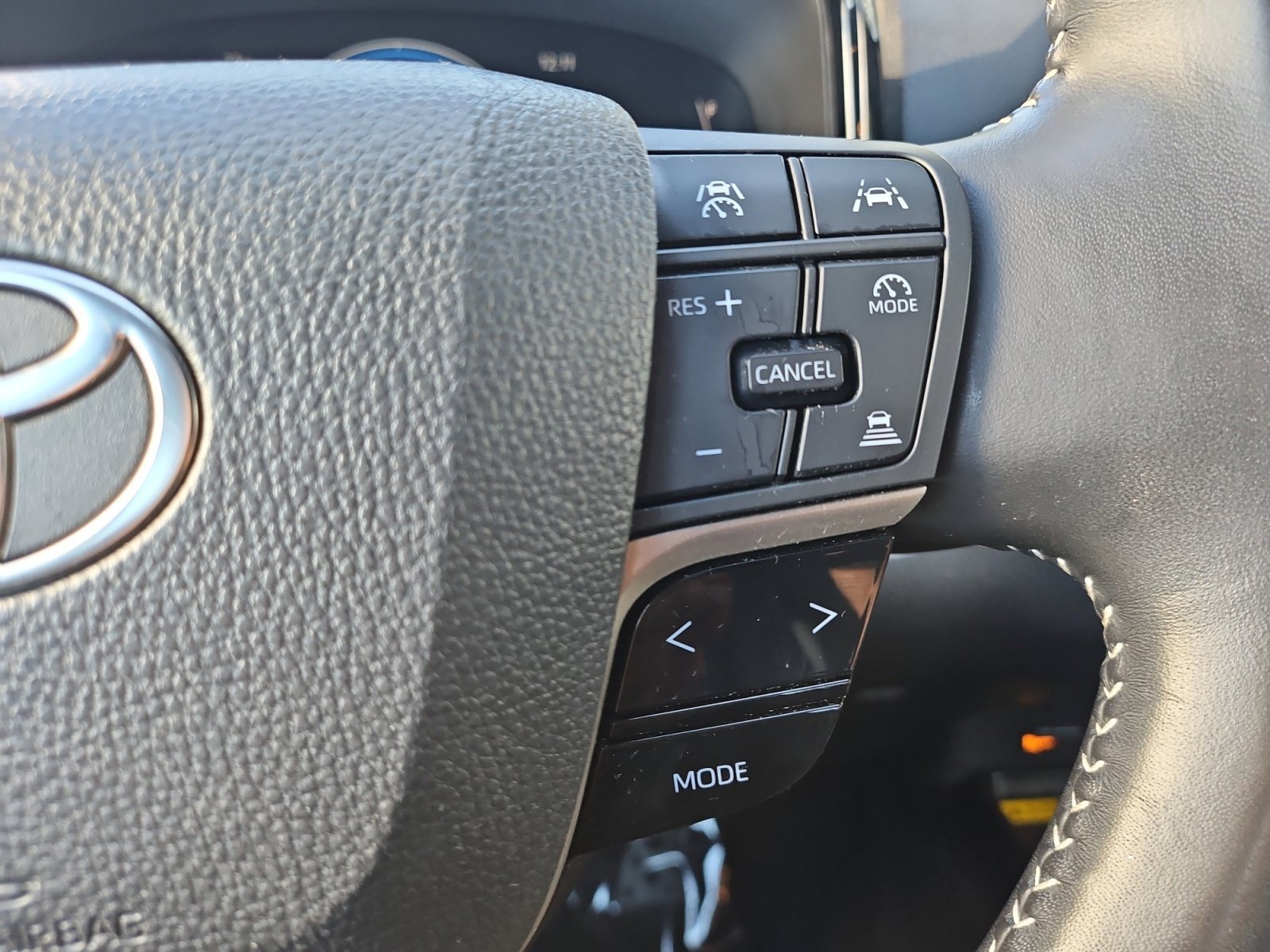 Used 2025 Toyota Camry SE FWD image 24