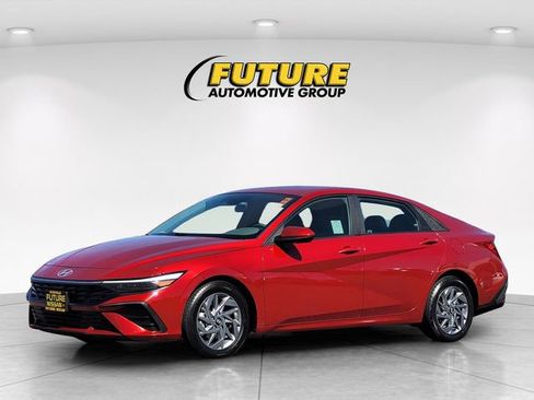 Used 2024 Hyundai Elantra SEL image 5