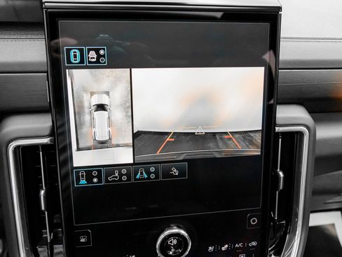 Used 2025 GMC Yukon Denali w/ Sun & Power Step Package image 50