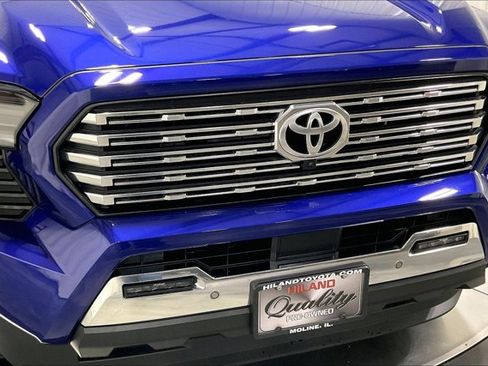 Used 2025 Toyota Tacoma Limited image 11