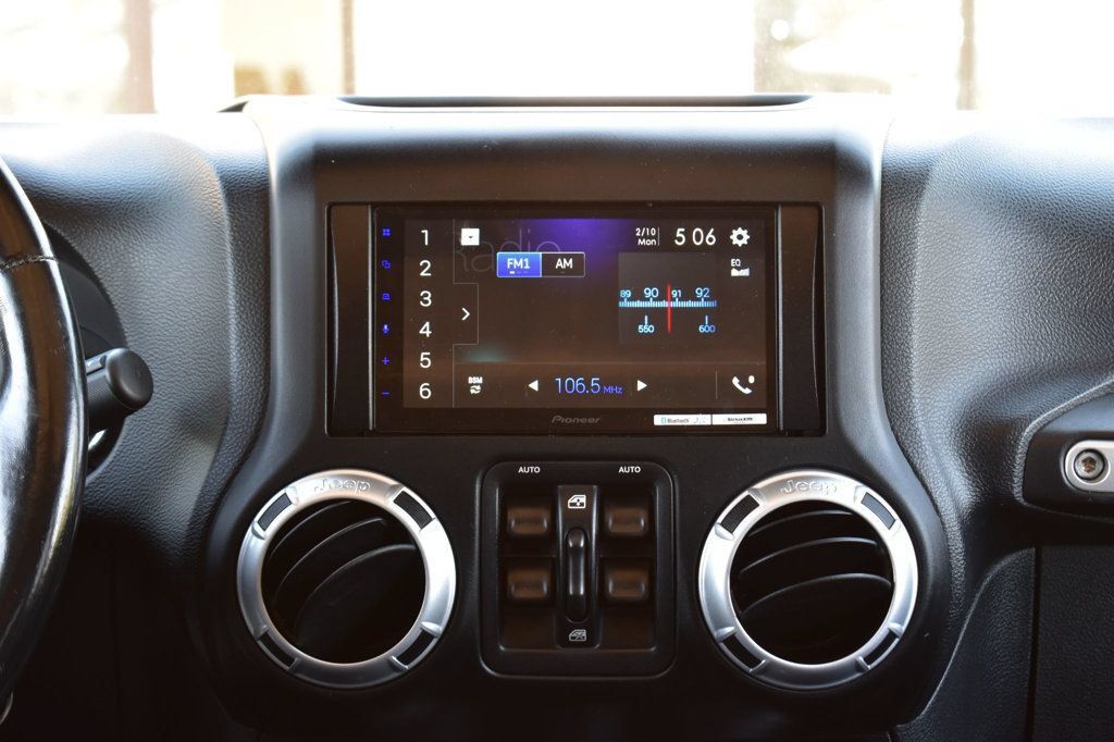 Used 2013 Jeep Wrangler Unlimited Rubicon w/ Connectivity Group AWD/4WD image 20