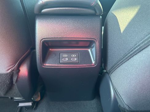 Used 2024 Toyota Corolla SE image 28