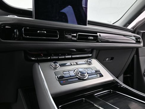 Used 2020 Lincoln Aviator Reserve AWD/4WD image 10