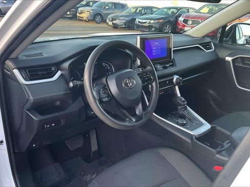 Used 2024 Toyota RAV4 LE AWD/4WD image 11