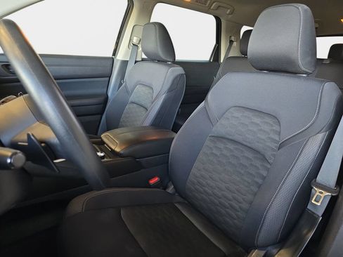 Used 2024 Nissan Pathfinder S AWD/4WD image 16
