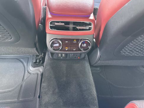 Used 2023 Genesis GV70 2.5T w/ Sport Prestige Package image 17