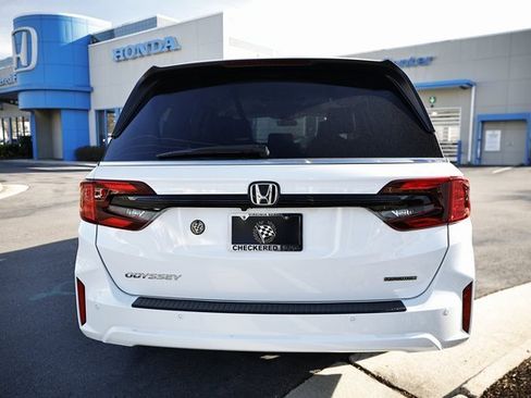 Certified 2025 Honda Odyssey Touring image 7