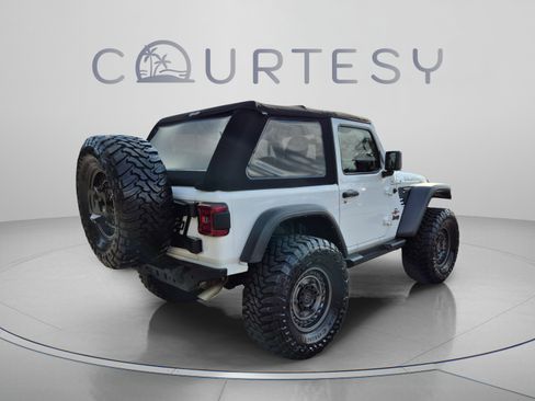 Used 2022 Jeep Wrangler Rubicon w/ LED Lighting Group AWD/4WD image 5
