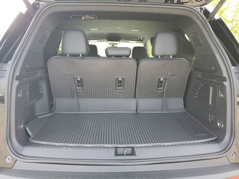 New 2026 Chevrolet Traverse LT w/ Driver Confidence Package AWD/4WD image 14