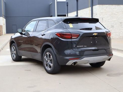 Used 2025 Chevrolet Blazer LT image 3