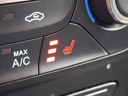 Used 2017 Ford Escape SE w/ Equipment Group 201A image 25