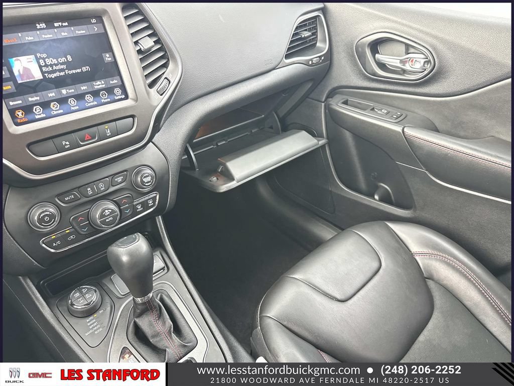 Used 2021 Jeep Cherokee Trailhawk AWD/4WD image 34